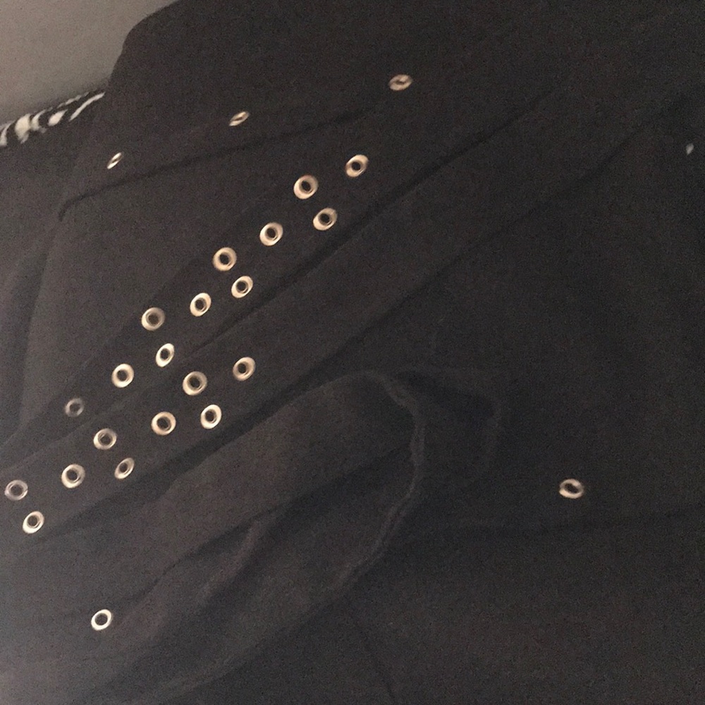 Asymmetric studded black skirt - Picture 5 of 5